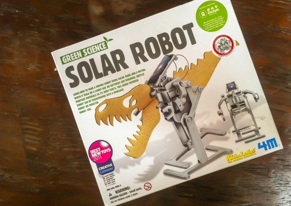 Solar Robot T-Rex - Terror of Lima's La Molina