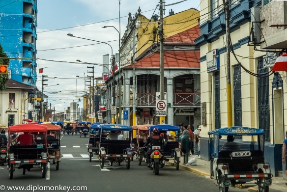 Rushhour in downtown Iquitos (along Iron House supposedly designed by Gustave Eiffel). 